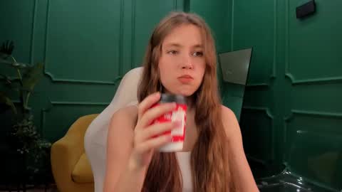 velvet_cherry online show from March 12, 3:29 pm