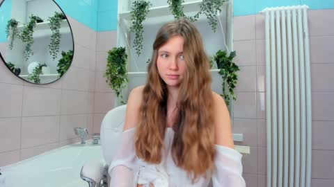 velvet_cherry online show from January 21, 6:45 pm