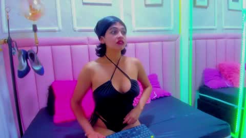 velvet_giirll online show from June 9, 3:23 pm