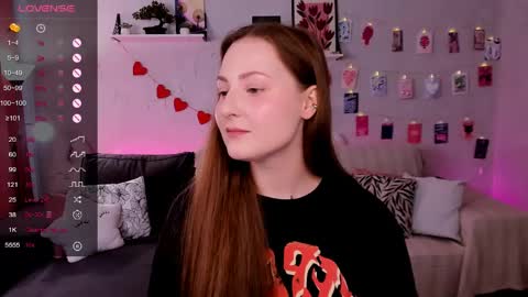 Mia online show from April 25, 9:11 am