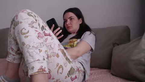 velvetmoon123 online show from February 18, 9:20 am