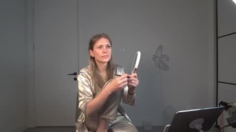 VelvetTGirl online show from April 6, 5:30 am