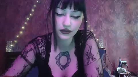 Naly online show from December 5, 10:25 am