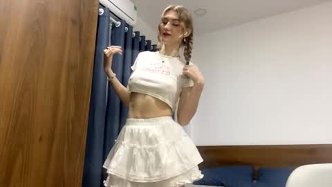 Emily online show from February 26, 11:35 am