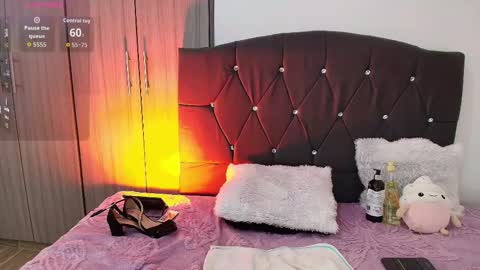 venus_hexxx online show from March 3, 11:50 am