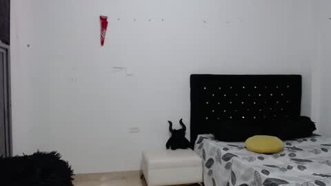 venus_menoza online show from February 24, 1:57 am