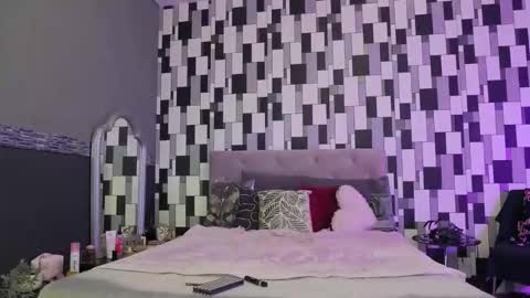 venusinylons online show from November 30, 10:33 am