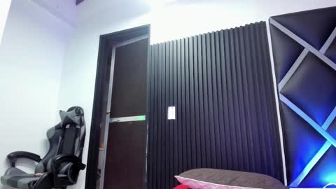 venuss09 online show from November 12, 11:40 pm