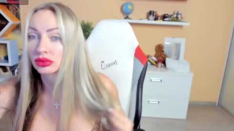 Snapshot of veola_new chatting on March 2, 3:45 am Violetta online show from March 2, 3:45 am