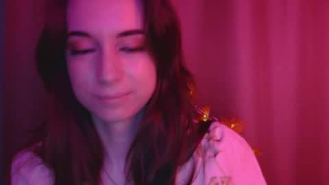 Una online show from November 8, 1:36 pm