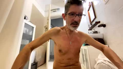 Snapshot of verifly chatting on February 18, 9:43 am Victor online show from February 18, 9:43 am