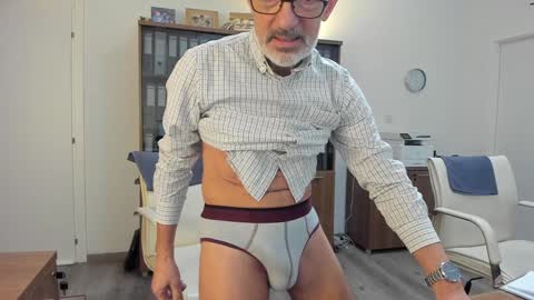 Snapshot of verifly chatting on January 6, 5:59 pm Victor online show from January 6, 5:59 pm