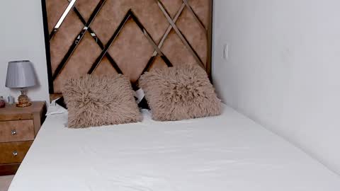 Vero Vannucci online show from February 8, 3:19 am