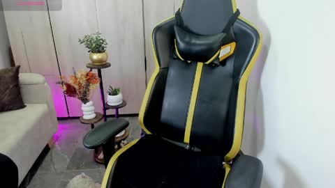 Catalina online show from March 31, 8:31 pm