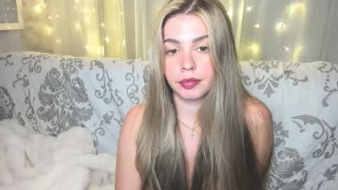 Lolitalolz online show from January 12, 9:44 pm