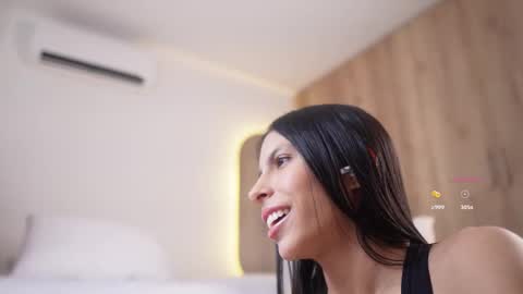 Veronica online show from October 27, 1:55 pm