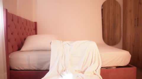 Veronica online show from February 9, 1:59 pm