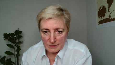 Snapshot of verony_ chatting on March 9, 3:27 pm verony_ online show from March 9, 3:27 pm