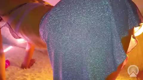 very_satrange_things online show from June 10, 5:17 am