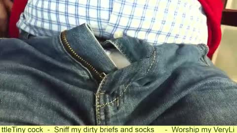 Snapshot of verylittletiny chatting on October 18, 7:56 am Erik online show from October 18, 7:56 am