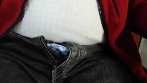 Snapshot of verylittletiny chatting on February 26, 3:32 pm Erik online show from February 26, 3:32 pm