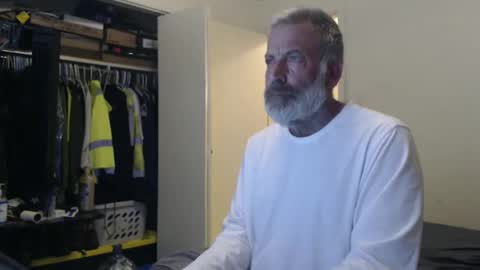 Snapshot of veryveryhairmanindenver chatting on January 31, 1:11 am hairy man online show from January 31, 1:11 am