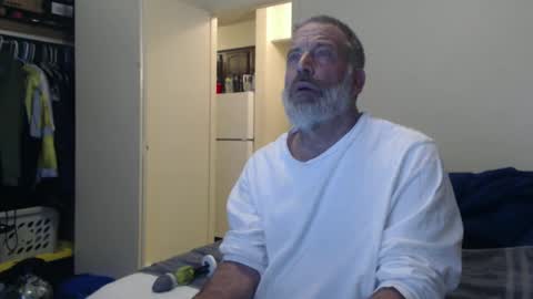 Snapshot of veryveryhairmanindenver chatting on January 14, 12:54 am hairy man online show from January 14, 12:54 am