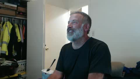 Snapshot of veryveryhairmanindenver chatting on October 13, 11:51 pm hairy man online show from October 13, 11:51 pm