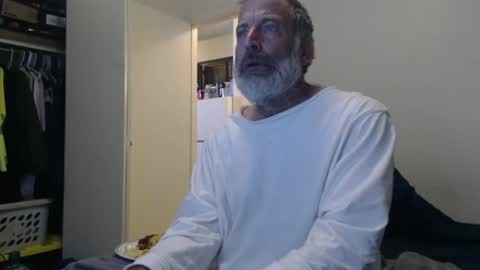 Snapshot of veryveryhairmanindenver chatting on February 19, 12:57 am hairy man online show from February 19, 12:57 am