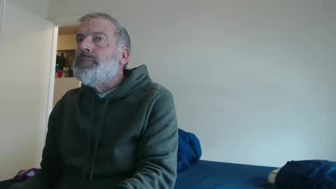 Snapshot of veryveryhairmanindenver chatting on February 15, 9:37 pm hairy man online show from February 15, 9:37 pm