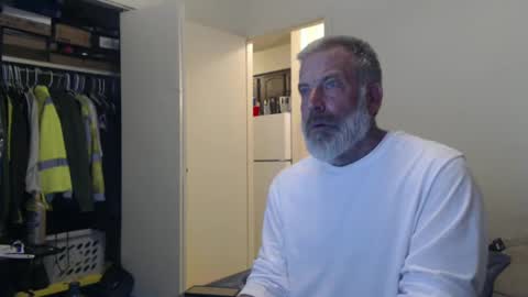 Snapshot of veryveryhairmanindenver chatting on January 22, 12:59 am hairy man online show from January 22, 12:59 am