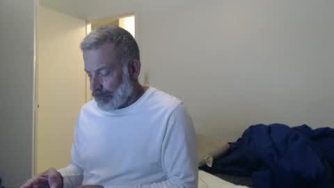 Snapshot of veryveryhairmanindenver chatting on January 15, 1:12 am hairy man online show from January 15, 1:12 am