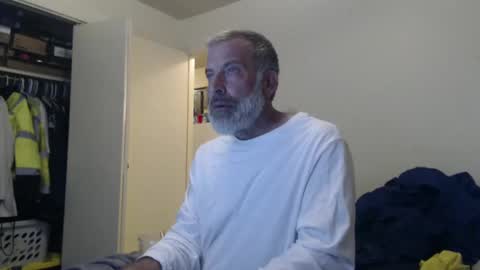 Snapshot of veryveryhairmanindenver chatting on February 5, 12:53 am hairy man online show from February 5, 12:53 am