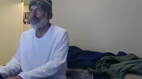 Snapshot of veryveryhairmanindenver chatting on February 14, 12:51 am hairy man online show from February 14, 12:51 am