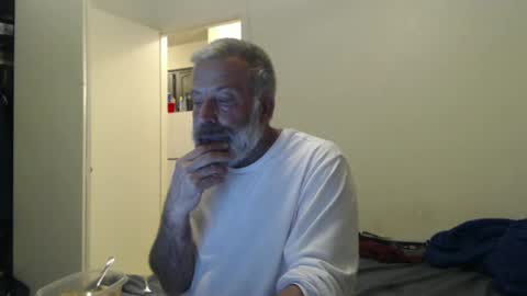 Snapshot of veryveryhairmanindenver chatting on January 21, 1:08 am hairy man online show from January 21, 1:08 am