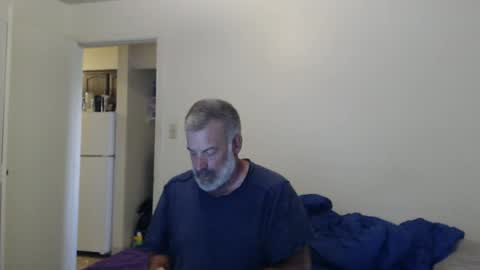 Snapshot of veryveryhairmanindenver chatting on October 4, 12:19 am hairy man online show from October 4, 12:19 am