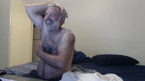 Snapshot of veryveryhairmanindenver chatting on February 18, 12:59 am hairy man online show from February 18, 12:59 am