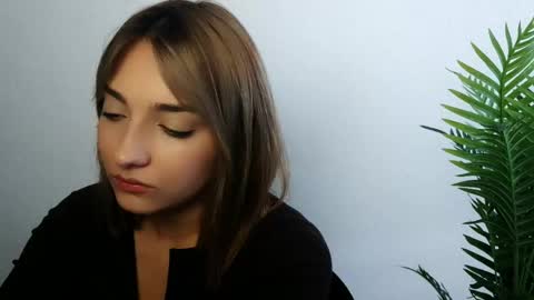 Ana online show from May 13, 1:32 pm