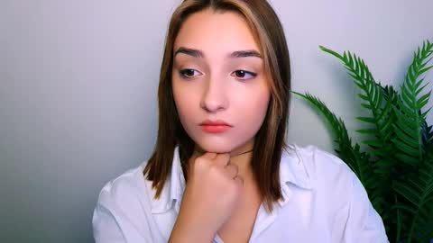 Ana online show from December 17, 1:07 pm