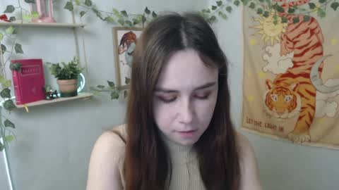 veryveryvery_shy online show from April 9, 6:19 am