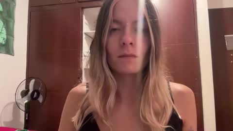 papichulo y mamichula online show from April 6, 1:58 am