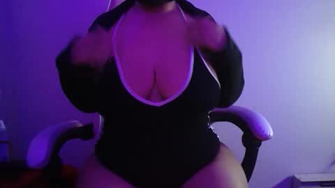 vibe_xxxo online show from February 24, 7:22 am