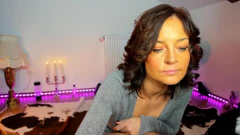 ViciousQueenu can call me Laura online show from April 11, 7:45 am