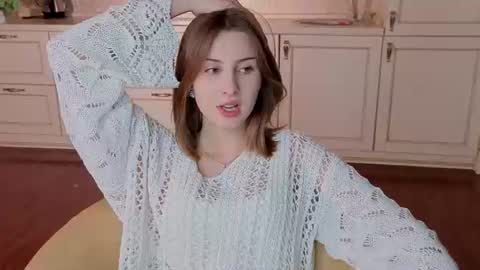 Vickie online show from June 11, 3:32 pm