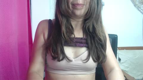 Snapshot of victoria25_meester chatting on February 11, 10:18 pm Hi guys   Im victoria  Be the one who can control me in PVT online show from February 11, 10:18 pm