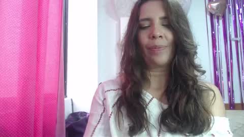 Snapshot of victoria25_meester chatting on February 18, 4:58 pm Hi guys   Im victoria  Be the one who can control me in PVT online show from February 18, 4:58 pm