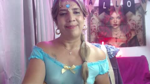 Hi guys   Im victoria  Be the one who can control me in PVT online show from October 28, 10:22 pm