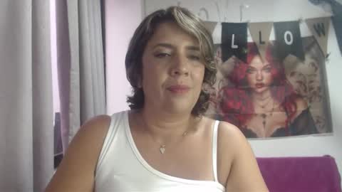 Snapshot of victoria25_meester chatting on October 26, 9:03 pm Hi guys   Im victoria  Be the one who can control me in PVT online show from October 26, 9:03 pm