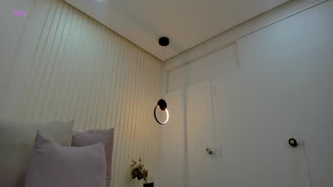 victoria__ocampo online show from January 27, 7:03 pm