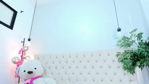 Victoria online show from October 14, 7:39 pm